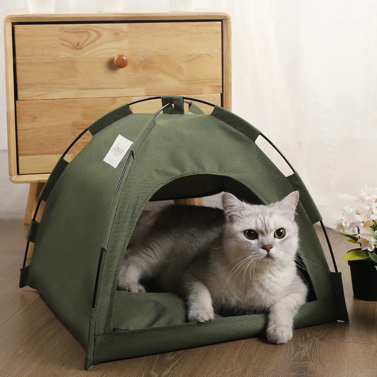 Cozy Retreat: Winter Pet Tent Bed for Cats